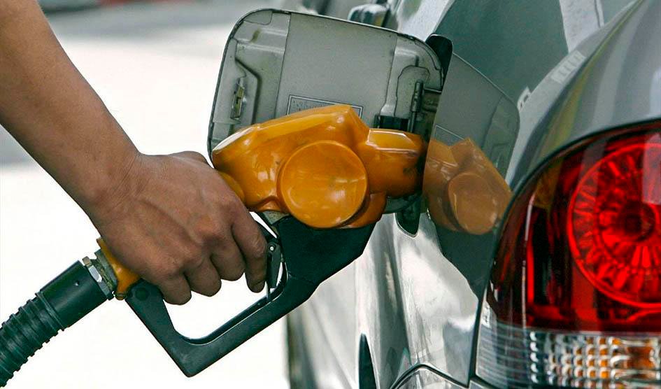 Gobierno mantiene precios de los combustibles