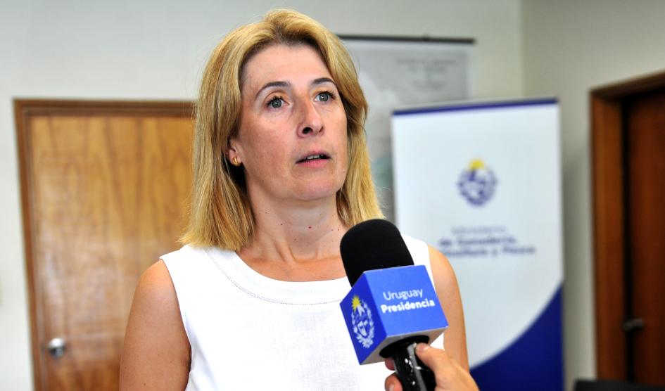 imagen de fernanda maldonado, directora general del ministerio de ganadería, obligatoriedad de esterilizar perros y gatos