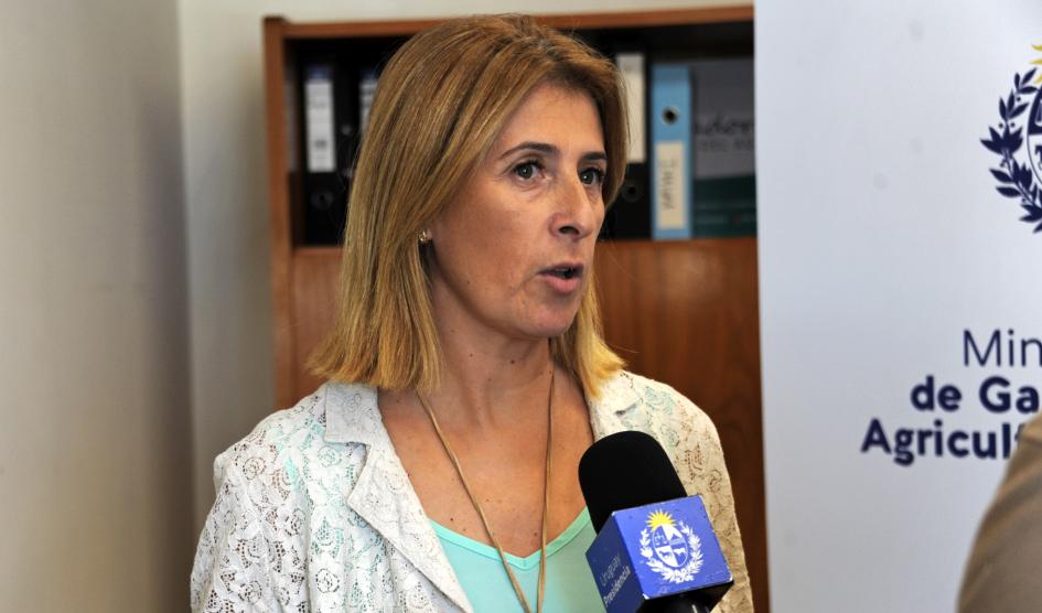 imagen de la dra. fernanda maldonado directora del ministerio de ganadería, control de la población canina