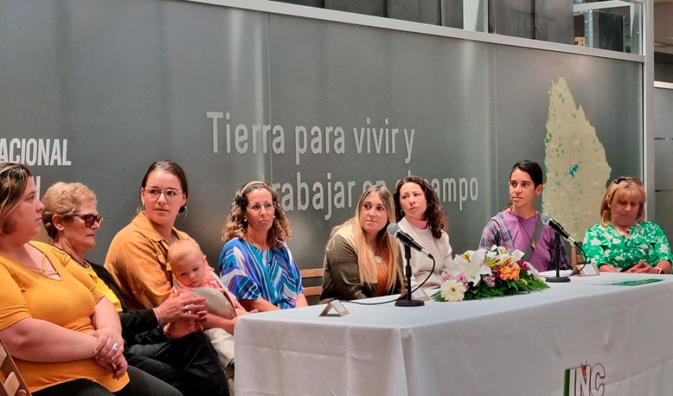 Colonización entregará tierras a mujeres rurales