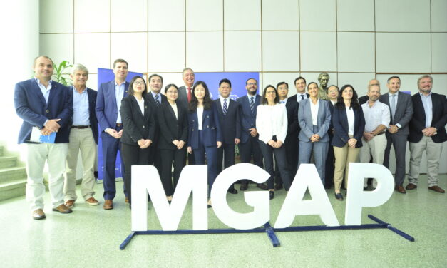 Uruguay afianza relaciones comerciales con China