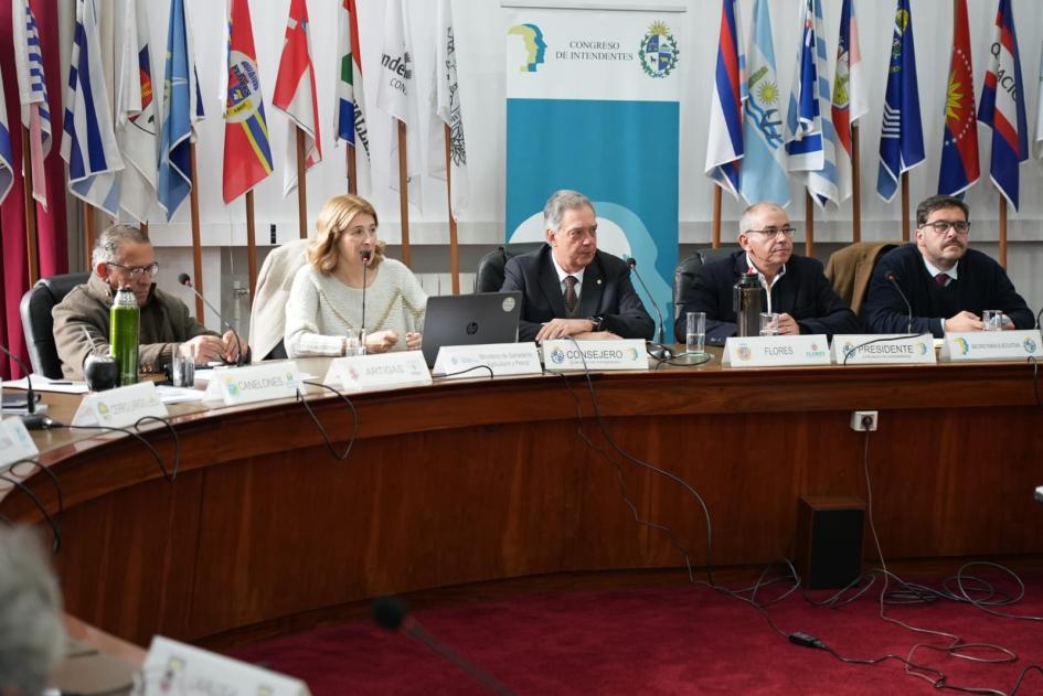 imagen de autoridades del mgap, institutos departamentales de bienestar animal 