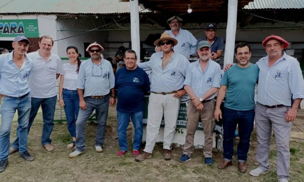 Zapará: Cumple y vende