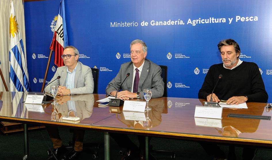 imagen de autoridades censo agropecuario reveló el 57% del área productiva rural
