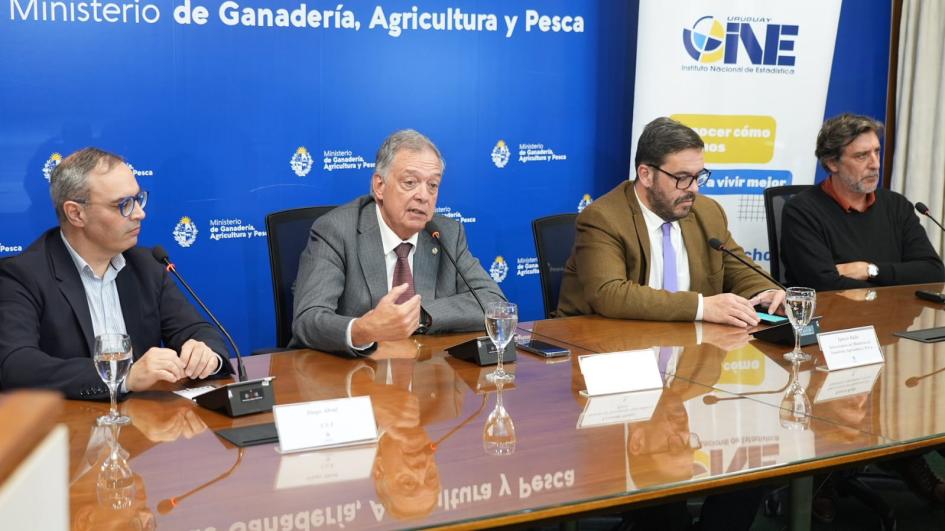 imagen de autoridades del mgap, censo agropecuario: van 28.000 registros efectuados