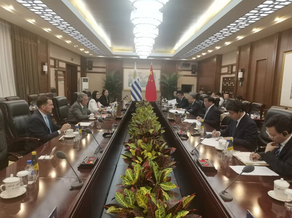 IMAGEN DE AUTORIDADES, MATTOS SE REUNIÓ CON EL NUEVO MINISTRO DE CHINA