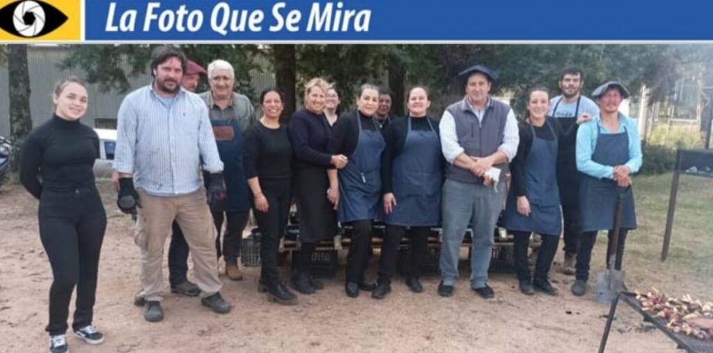 IMAGEN DE LOS INTEGRANTES DEL SERVICIO DE COMIDAS AGUAS CLARAS 