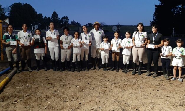 Escuela de Equitación realizó jornada con sus alumnas