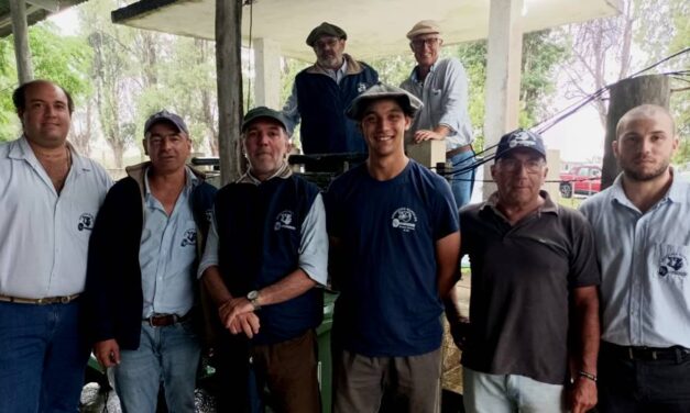 Curtina: Bajo intensa lluvia un buen remate