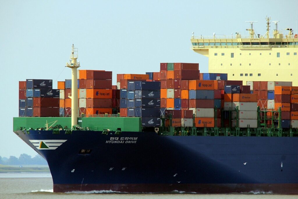 imagen de barco con contenedores, ue-mercosur: propuesta de acuerdo estaría lista en verano europeo
