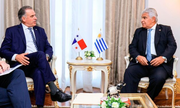 Uruguay y Panamá estrechan lazos