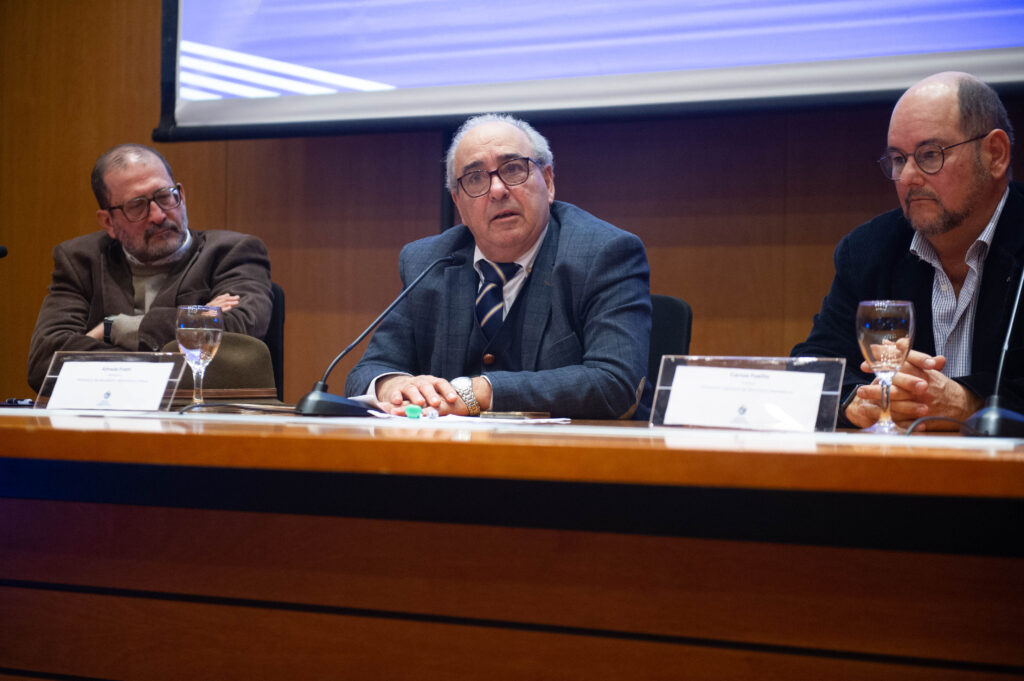 IMAGEN DEL MINISTRO DE GANADERÍA ALFREDO FRATTI Y DEMÁS AUTORIDADES EN EL LANZAMIENTO DEL Plan Nacional de Lucha contra la Garrapata