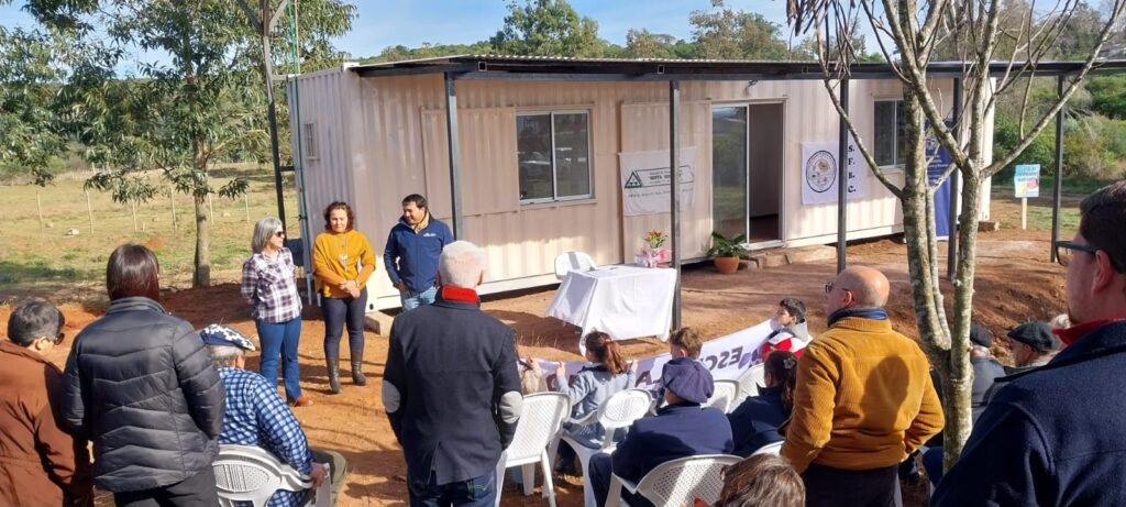 imagen donde se inauguró la nueva sede de la Sociedad Fomento Rural Curticeiras