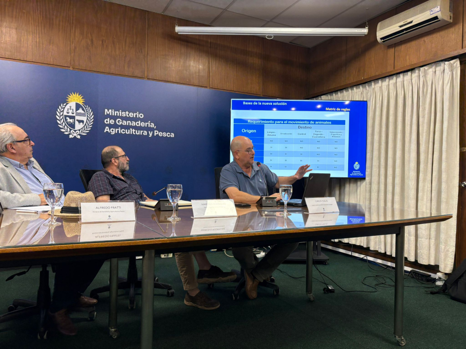 IMAGENES DE AUTORIDADES DEL MGAP presentó el Despacho de Tropa Digital, una herramienta clave del Plan Nacional de Lucha contra la Garrapata.
